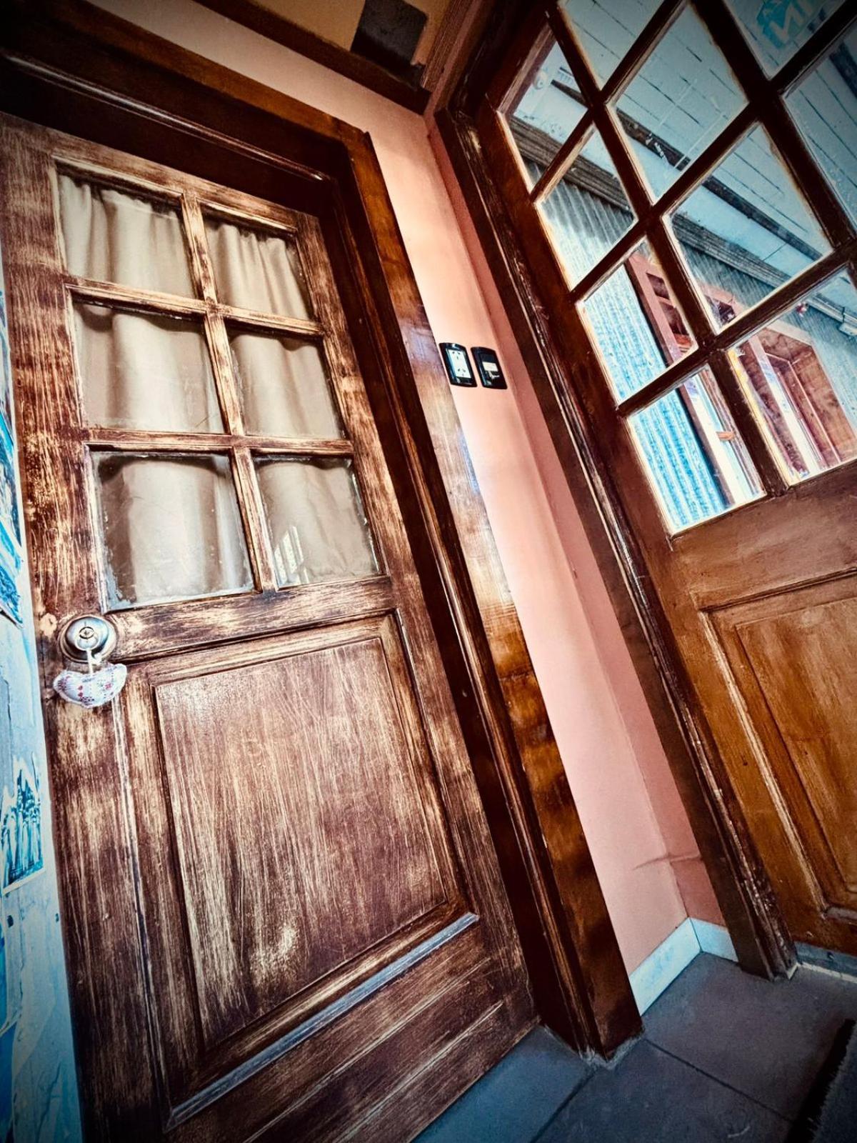 House 1903 Auberge de jeunesse *